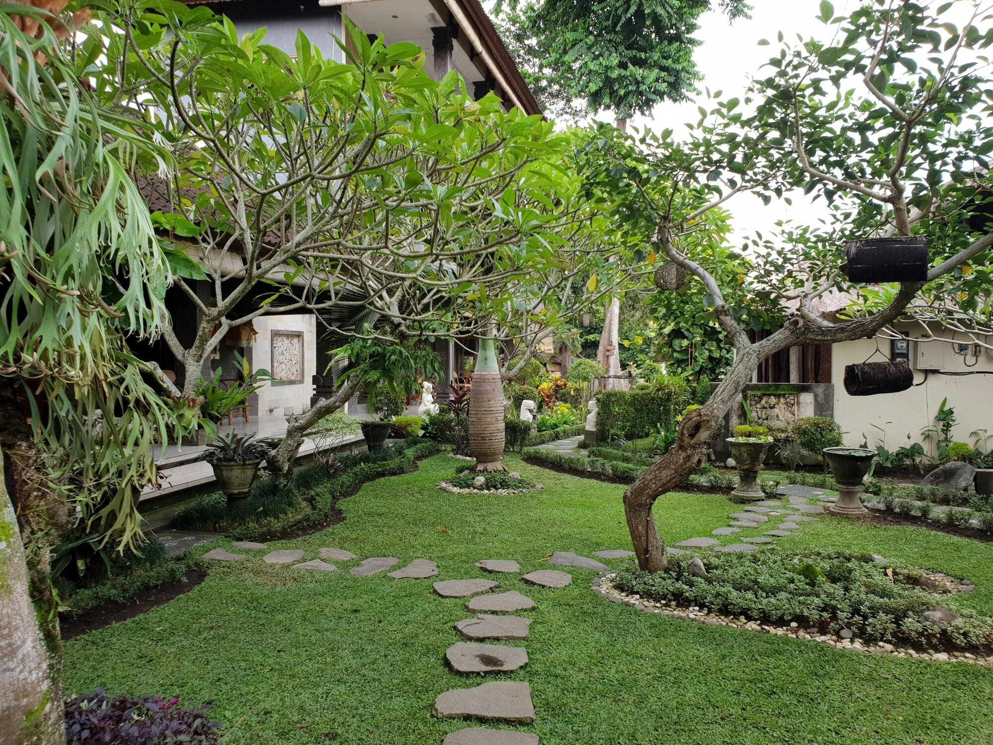 Liyer House Hotell Lodtunduh Exteriör bild
